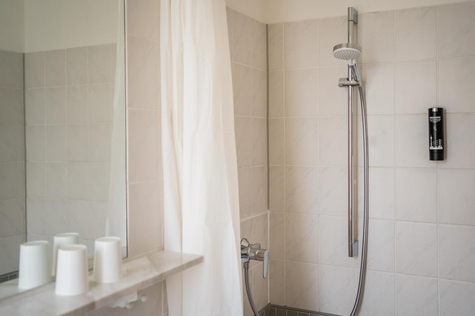 Antares Apartments Дюселдорф Екстериор снимка